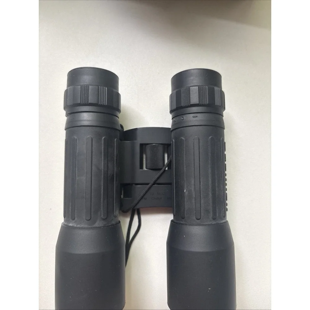 Bushnell 16x32 Collapsible Binoculars 13-1632 (188ft at 1000 yds)